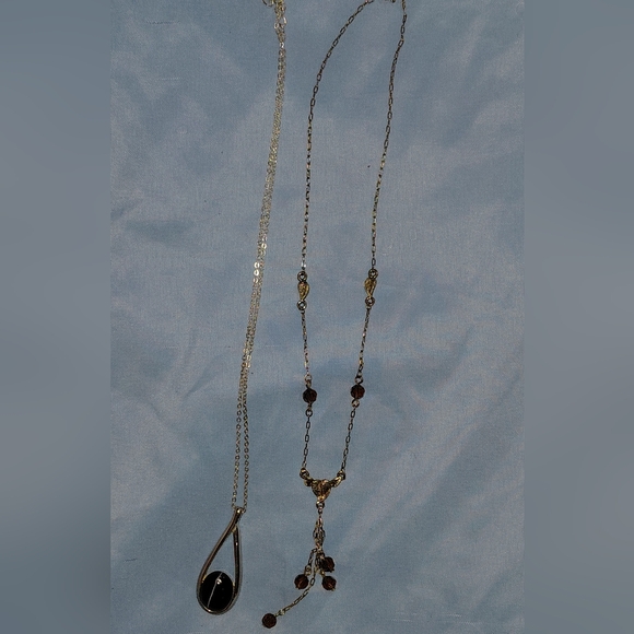 Source Unknown Gold and Silver Necklace Set - Picture 1 of 8